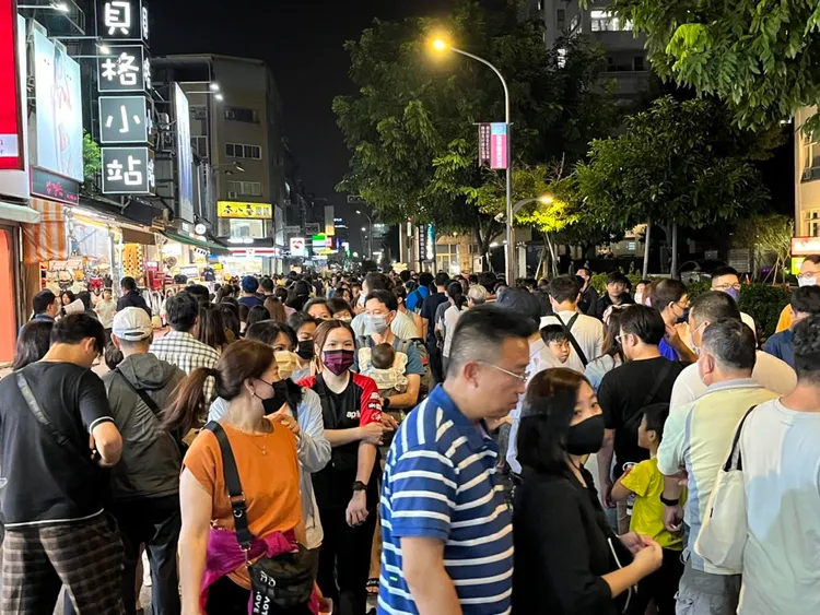 台中物調券昨起連3天在30處公有市場、17處攤販集中區以及23處商圈發放。翻攝經發局臉書