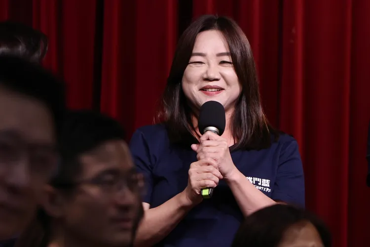 馬文君怒批王定宇說謊。林林攝