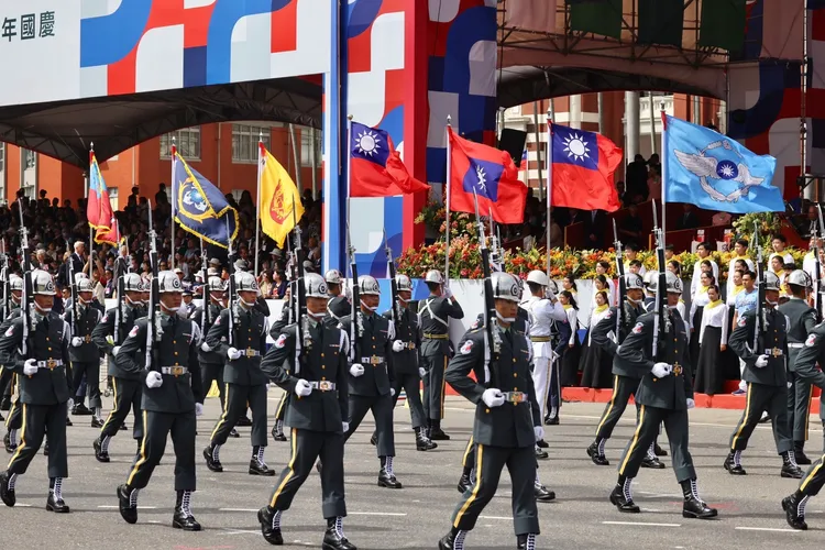 三軍儀隊表演。林林攝攝