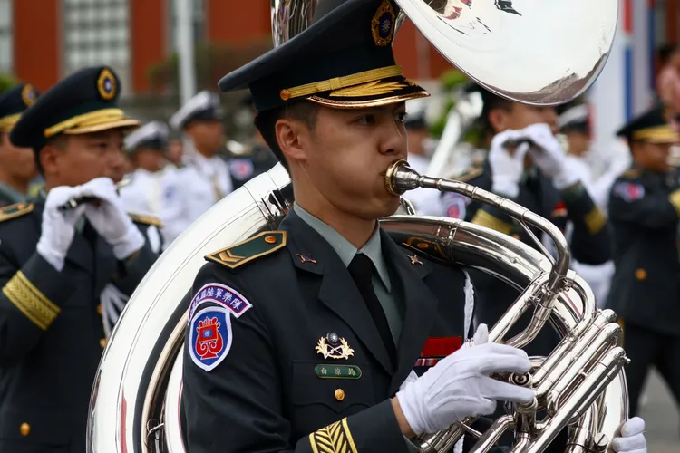 三軍聯合樂隊演奏曲目。彭欣偉攝