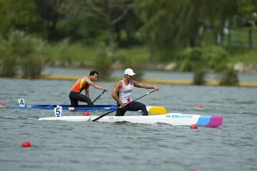 第12金！大黑馬賴冠傑輕艇逆轉勝中國　台灣一早進帳3金