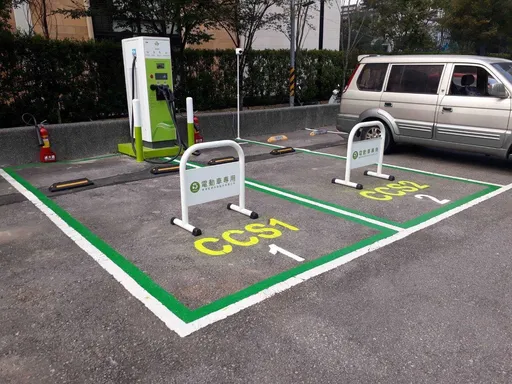 台中首座電動車公有快充站啟用 「喝杯咖啡」可補足8成電力