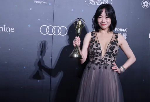 范瑞君擊敗賴佩霞奪迷你劇集女配角 坦言差點想對她喊「凍蒜」