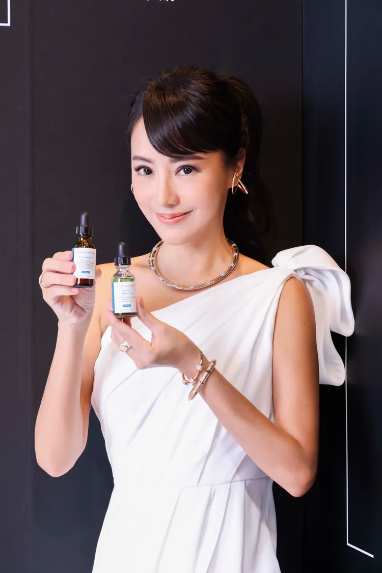 關穎從大學起就相當喜愛修麗可的保養品。品牌提供