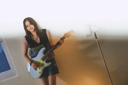 18歲音樂系高才生Bettii美成這樣 甜美嗓音獲男團BTS成員關注