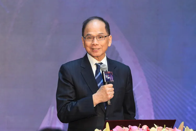 立法院長兼國慶籌會主任委員游錫堃表示，今年國慶焰火主題為「民主台灣堅韌永續」。市府提供