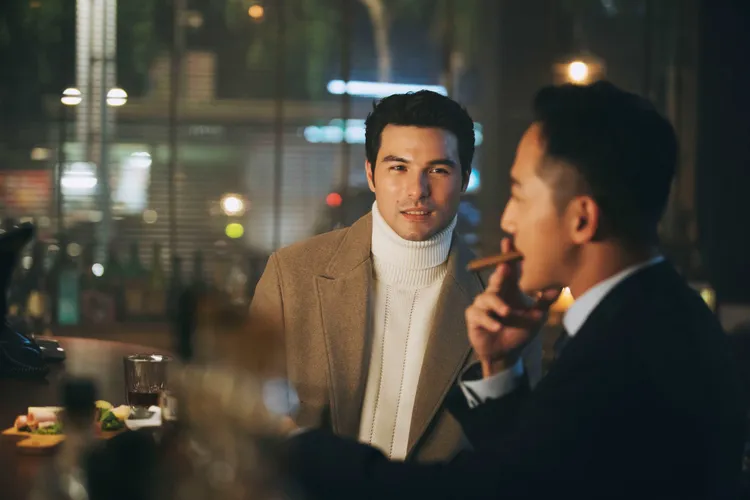 鳳小岳和高英軒各懷鬼胎。CATCHPLAY提供