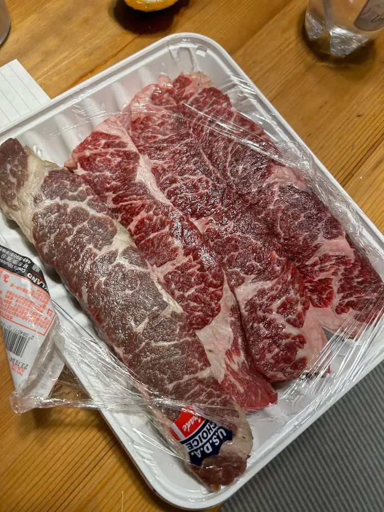 消費者抱怨在好市多買牛肉「三條好的一條臭的」。翻攝自臉書「Costco好市多 商品經驗老實說」