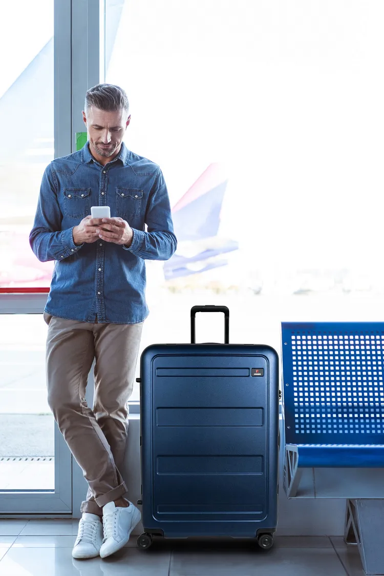 以緞光質感條碼箱，打造不張揚的頂級奢華。業者提供