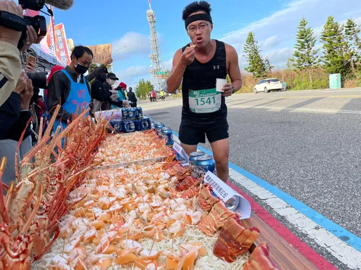 全台最強痛風補給!澎湖馬拉松吃龍蝦、螃蟹 狂嗑70道海鮮