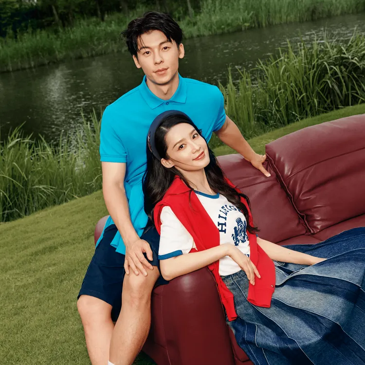 許光漢（左）、李沁（右）換上TOMMY HILFIGER秋冬新品。品牌提供