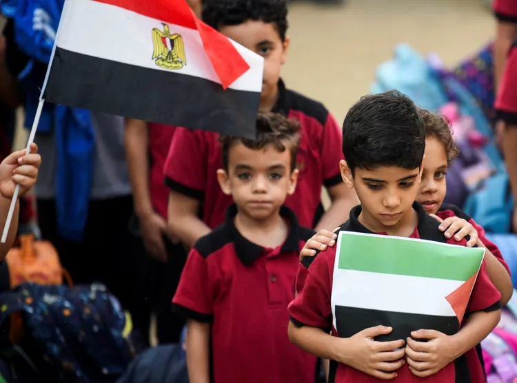 埃及兒童在開羅支持巴勒斯坦。路透社