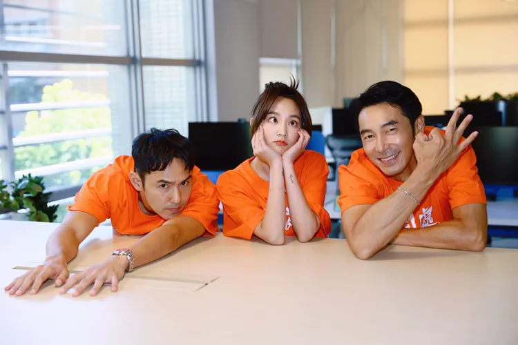 阮經天（左起）、王淨和李李仁俏皮搞怪。彭欣偉攝