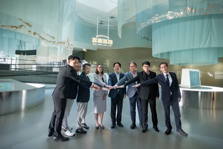 賴清德邀請黨籍立委、無黨籍立委及黨籍立委參選人一同與會。民進黨提供