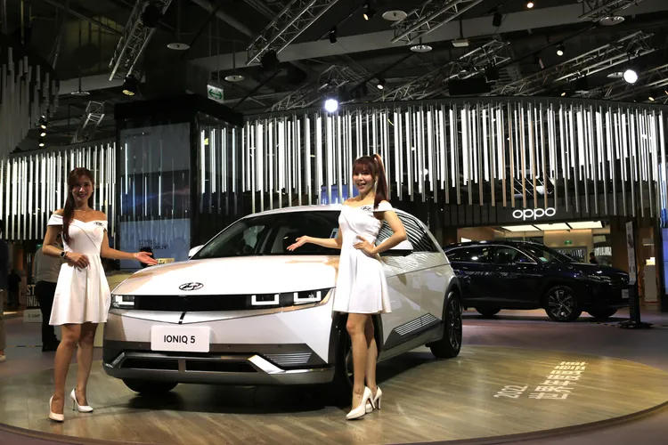 IONIQ 5電動休旅車當初亮相時，即以象徵1980年代的硬式線條，搭配Pixels參數化數位像素的手法，塑造出令世人驚豔的樣貌，並在全球創造優異的銷售表現。林浩昇攝