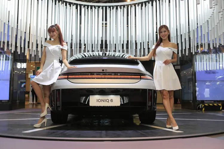 Hyundai IONIQ 6電動跑房車在今年的世界風雲車獎中，一舉拿下年度風雲車、年度電動車、年度設計三項大獎。林浩昇攝