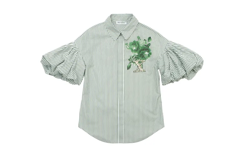 Dice Kayek刺繡花水鑽綠條澎短袖襯衫，2萬8880元。品牌提供