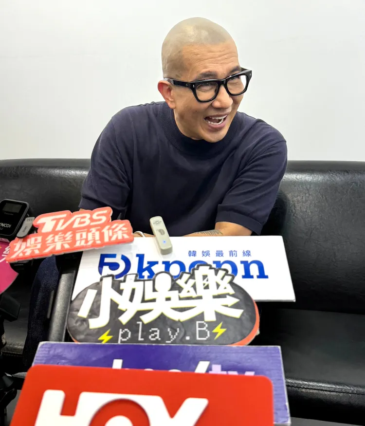 「國民姊夫」具俊曄接受媒體聯訪，侃侃而談。特勤中心攝