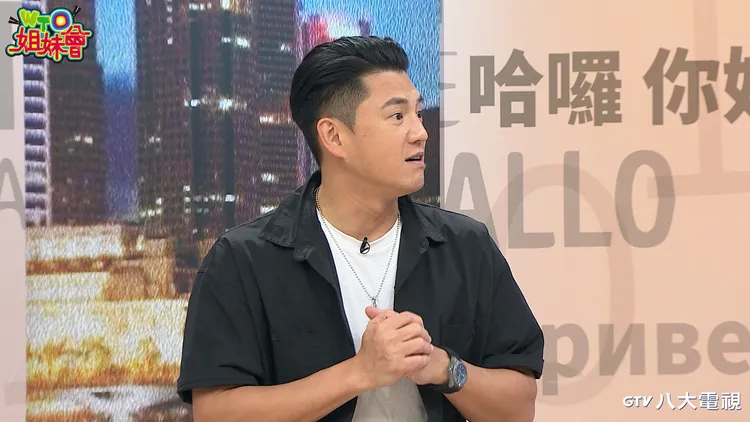 阿布使用韓國自動化公廁，被嚇得不輕。八大提供