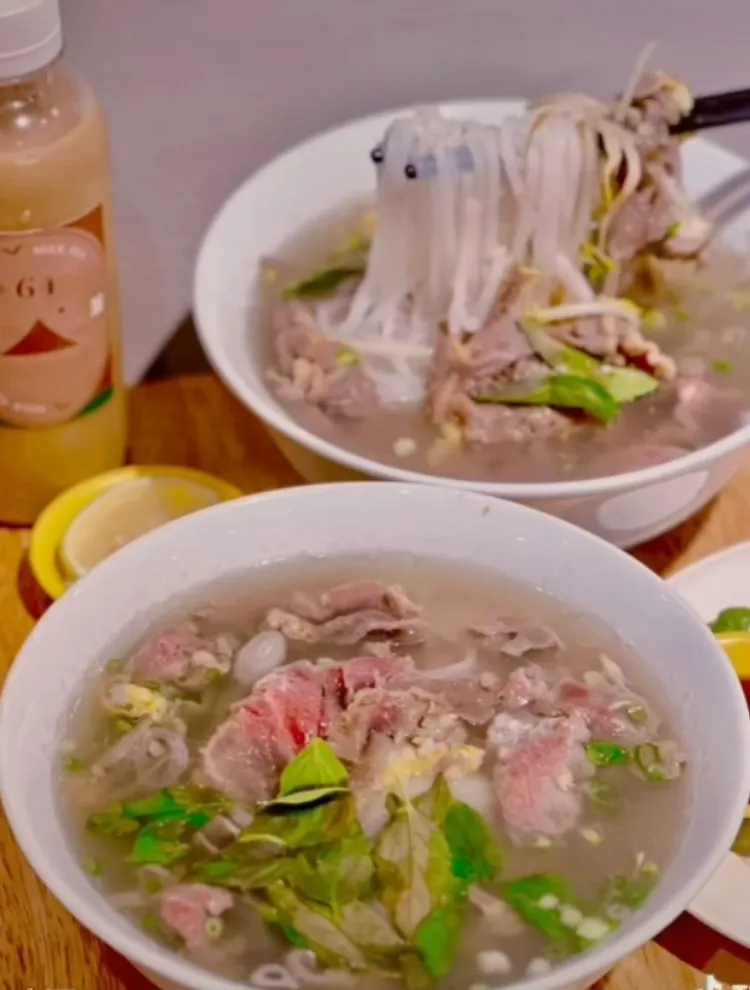 台中西區品嘗小西貢美式越南河粉。TikTok@roseforever1 提供