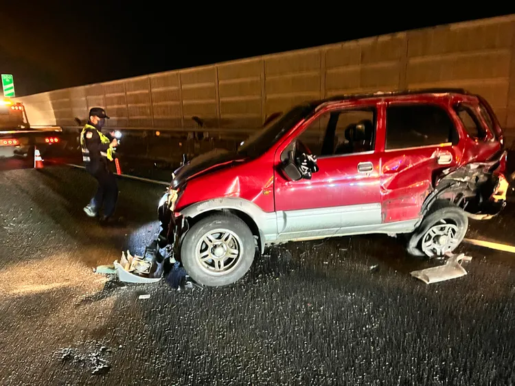 警方到現場調查。翻攝畫面