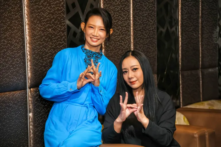 吳奕蓉（左）和高慧君都是慈光動力會成員。洛思本娛樂提供