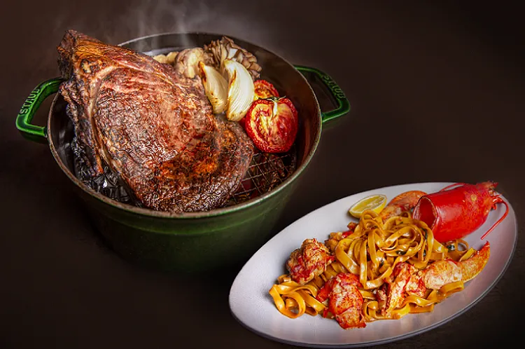 INGE’S Bar & Grill首次推出「海陸分享餐」，每張4880元。台北萬豪酒店提供