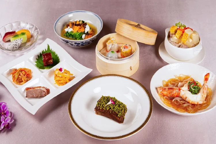 宴客樓「平日午間雙人套餐」每張2599元。台北萬豪酒店提供