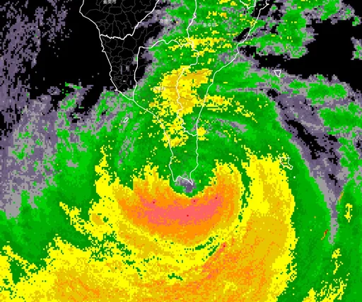 小犬颱風「最強核心眼牆」要來了 風勢將刷高峰!這縣市「災害風險極高」