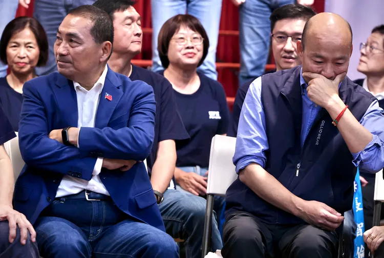 侯友宜和韓國瑜互動。林林攝