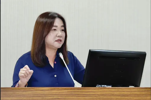 马文君泄密装死又冻结潜舰3亿 高嘉瑜怒:她见不得台湾有国防力量