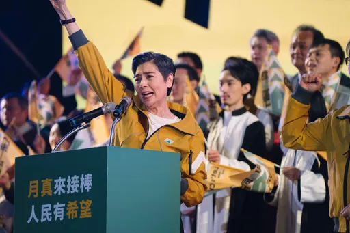 史無前例!賴佩霞《人選之人》有條件上映 加註「警語」2周播畢