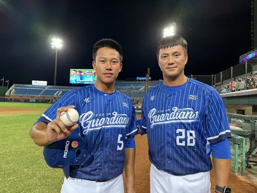 傳承!富邦悍將大物新人王念好首安出爐 要退休的高國輝為他做這件事