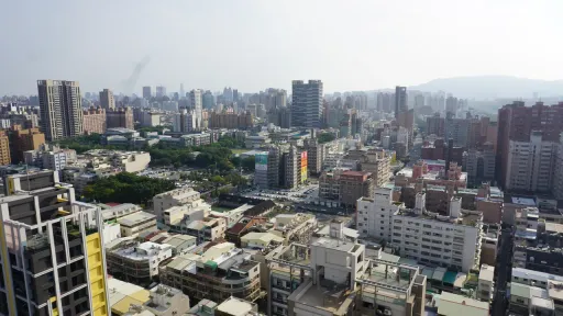 台北買房要不吃15年 「兩線之隔這城市」房價所得比卻是全台最低