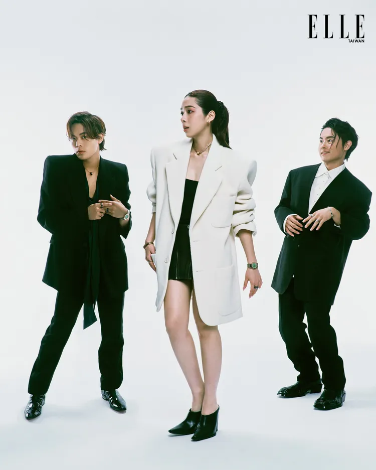 告五人拍攝《ELLE》封面。《ELLE》國際中文版提供