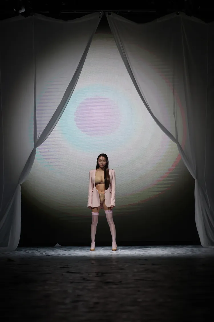 品牌代言人林襄以大尺度造型為Seivson開秀。品牌提供