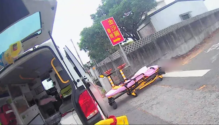 救護人員趕抵發現老嫗已無生命徵象。讀者提供