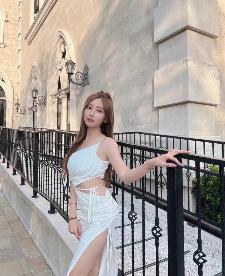 氣質仙氣、身材魔鬼的珮珮吸粉無數。