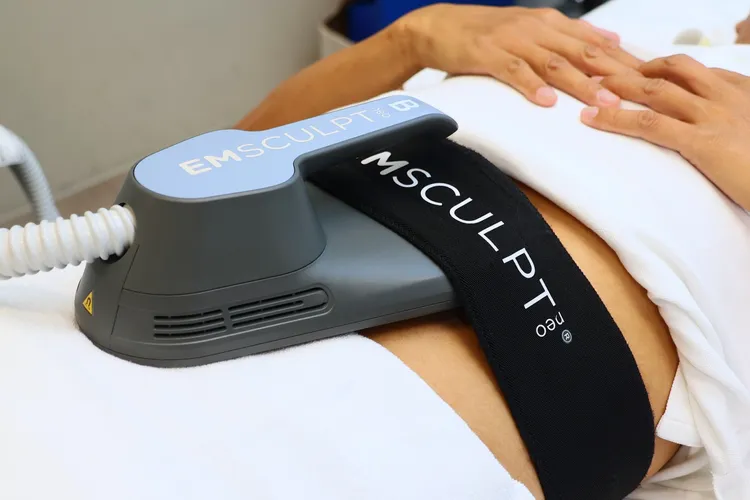 腹部消脂。彭欣偉攝