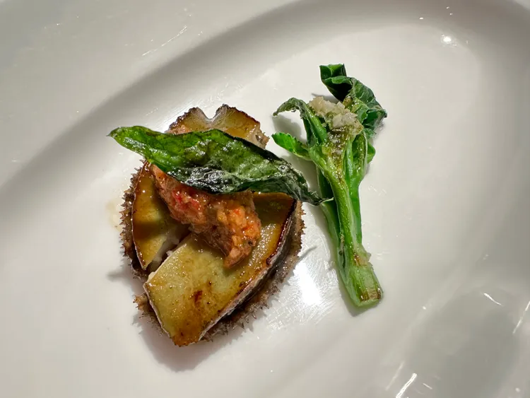 香煎南非鮑魚。陳怡文攝