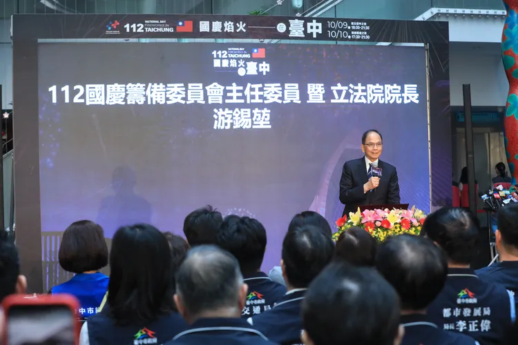 國慶籌備委員會主委、立法院長游錫堃今天到台中出席國慶焰火記者會。市府提供