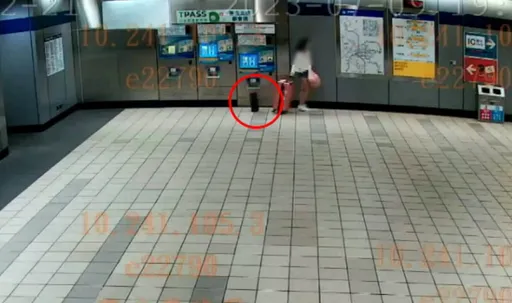 熱褲妹忘了珍貴洋酒 詭異男用李箱掩護侵占過程全都錄