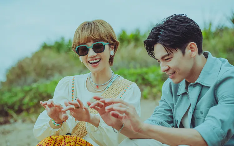 林柏宏（右）和扮盲人的Lulu也有親密戲。Netflix提供