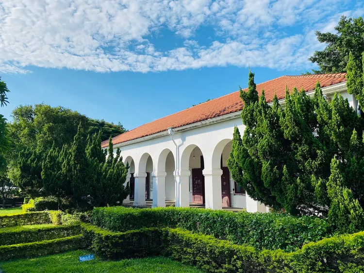 走讀馬拉松參觀景點之一的前清淡水關稅務司官邸(小白宮)。館方提供