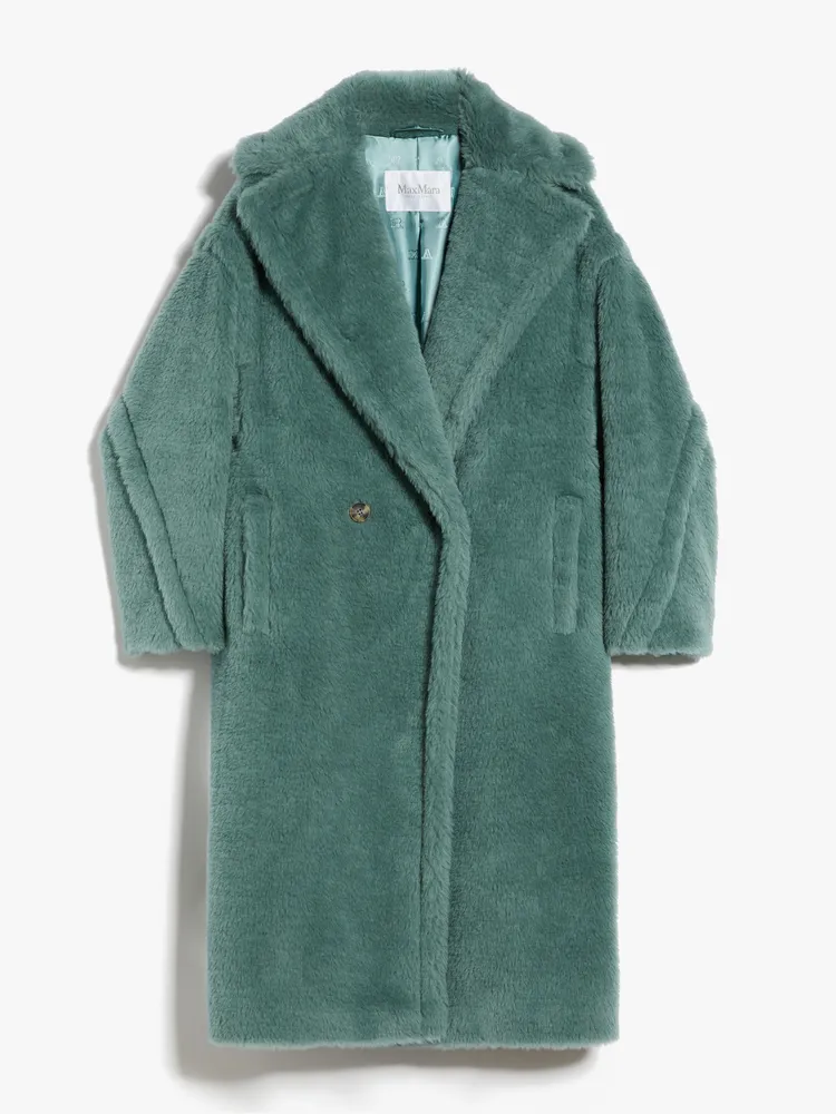 綠松石色泰迪熊大衣，12萬4300元。品牌提供