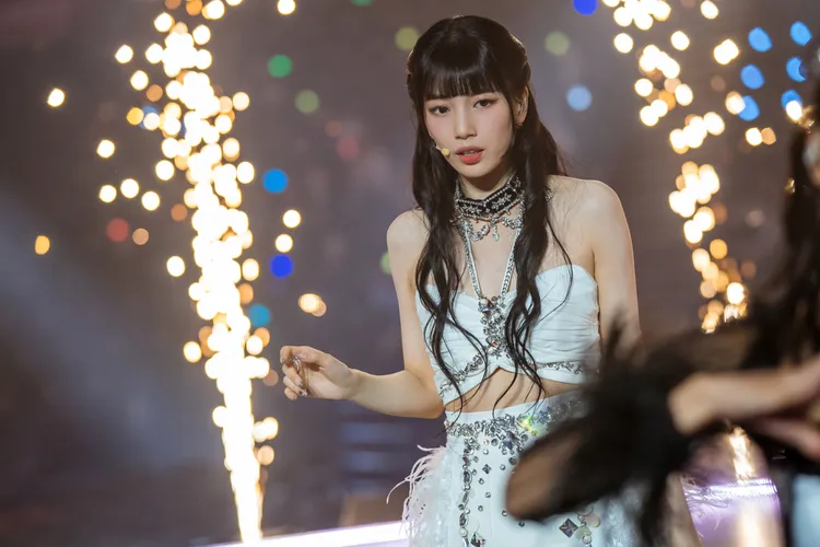 秀智飾演女偶像，劇中喜歡捉弄梁世宗。Netflix提供