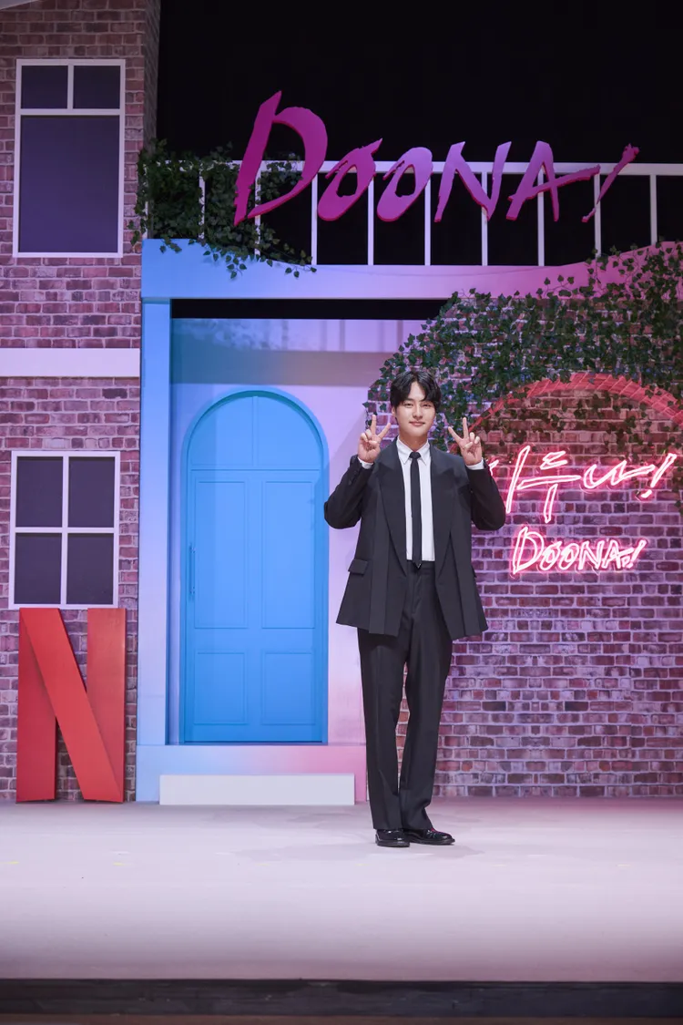 梁世宗表示看到秀智的眼，就知道她在想什麼。Netflix提供