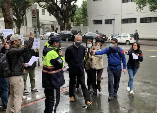 超跑達人助國寶總裁朱國榮潛逃海外! 調查局長:將請求司法互助