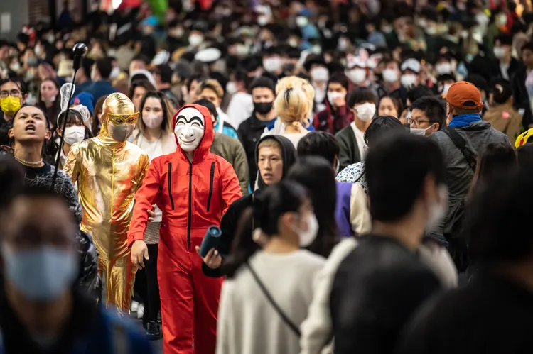 澀谷街頭去年10月30日人潮洶湧。資料照片