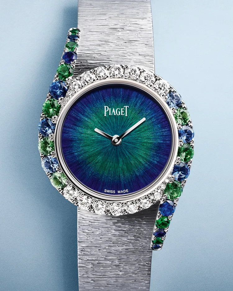 PIAGET Limelight Gala系列18K白金宮廷式雕刻飾紋彩色寶石鑽石珠寶腕錶。品牌提供